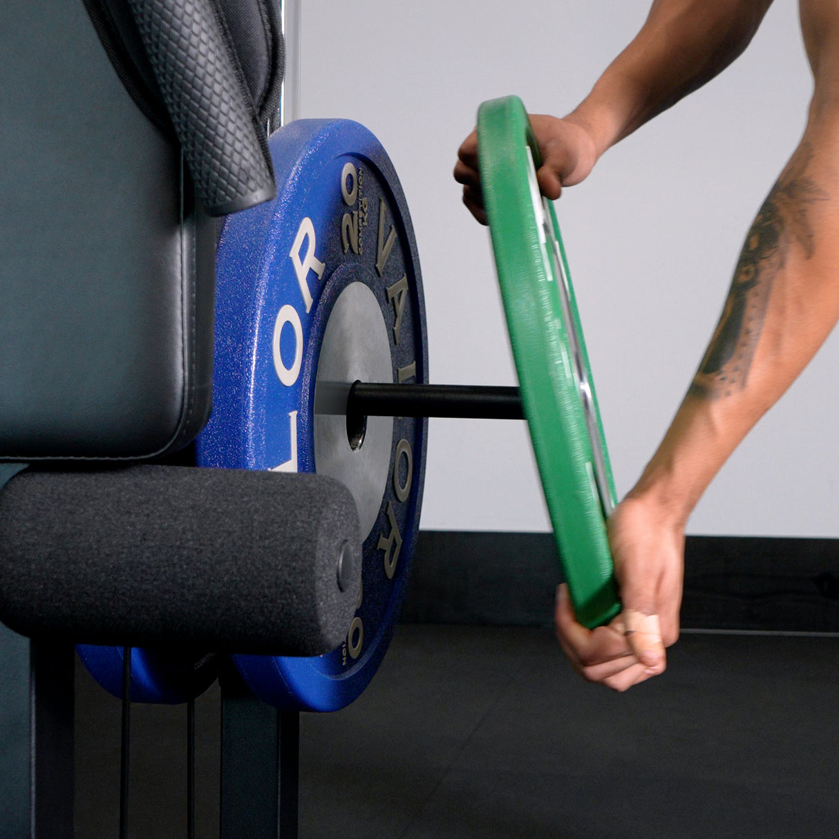 Plate Loaded Lat Pull Machine w/ Row and Ab Crunch