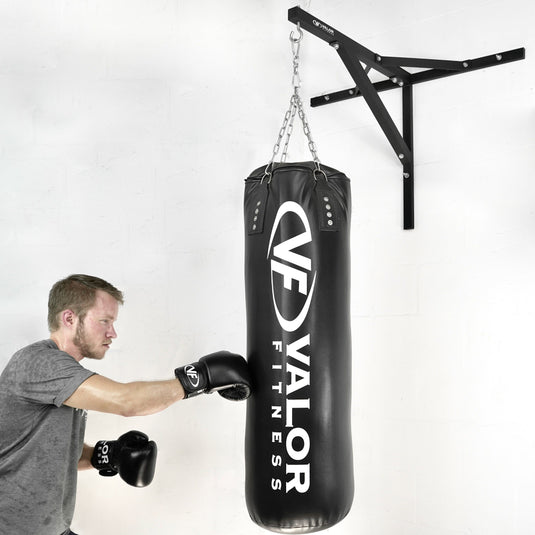 Soozier Hanging Punching Bag, Heavy Bag with Punch Gloves and Wall Mount  Hanger for MMA and Muay Thai Workouts | Aosom Canada